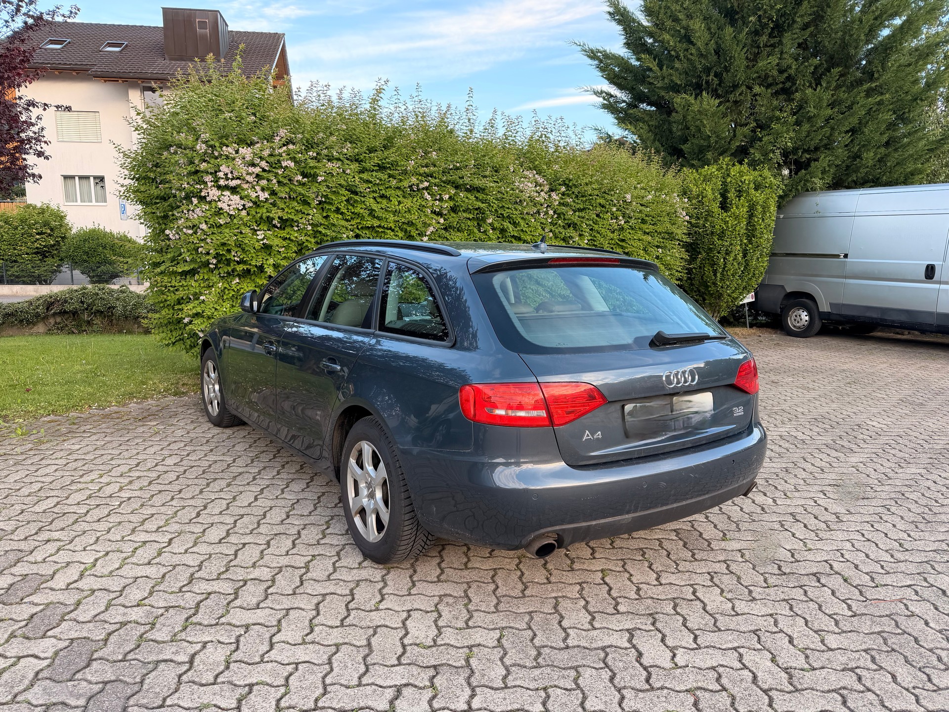 AUDI 3.2 V6 FSI quattro T-Tronic-image-1