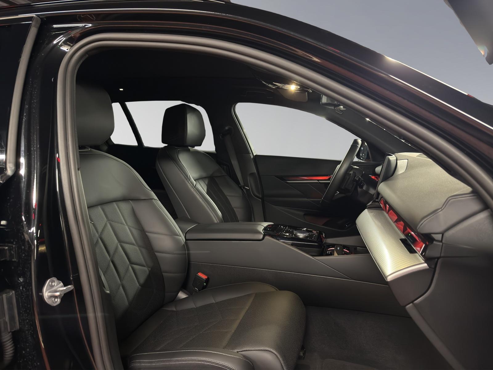 BMW 530e xDrive Touring M-SportPaket-image-20