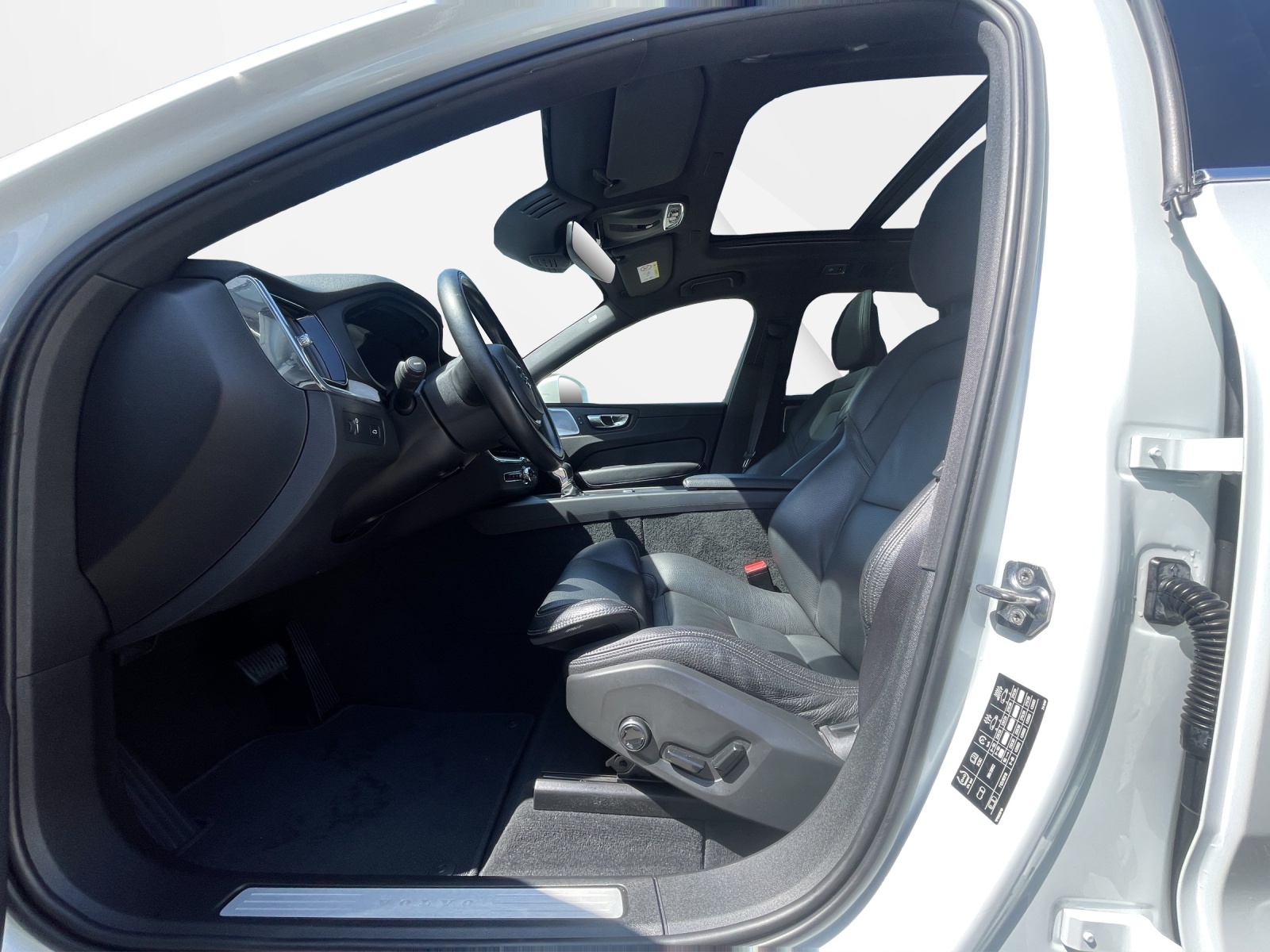 VOLVO XC60 2.0 T6 Inscription AWD-image-9