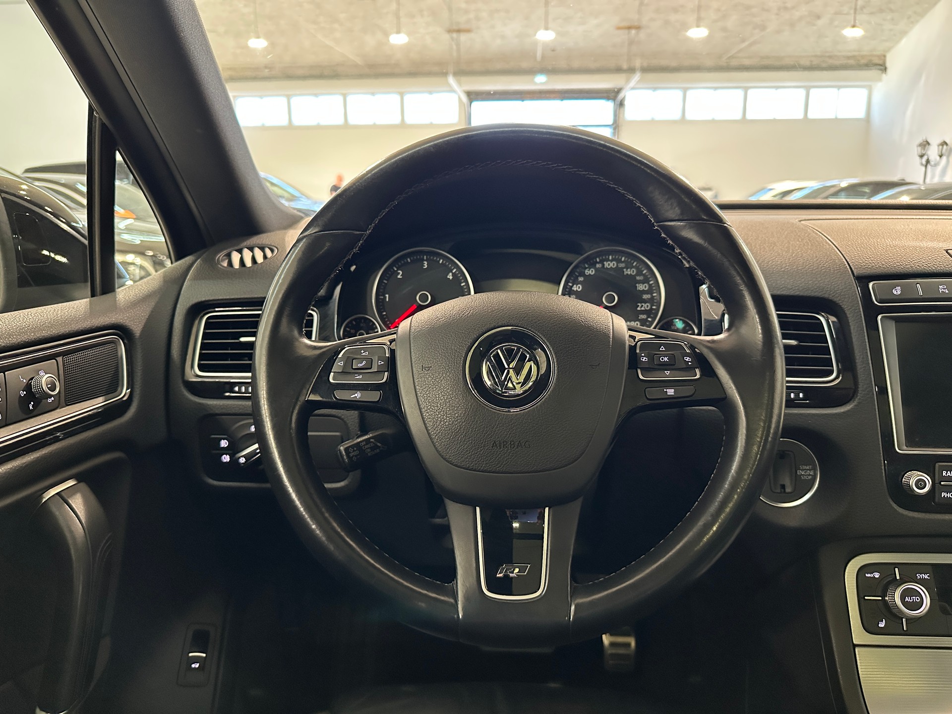 VW Touareg 3.0 TDI BlueMotion Technology Tiptronic-image-25