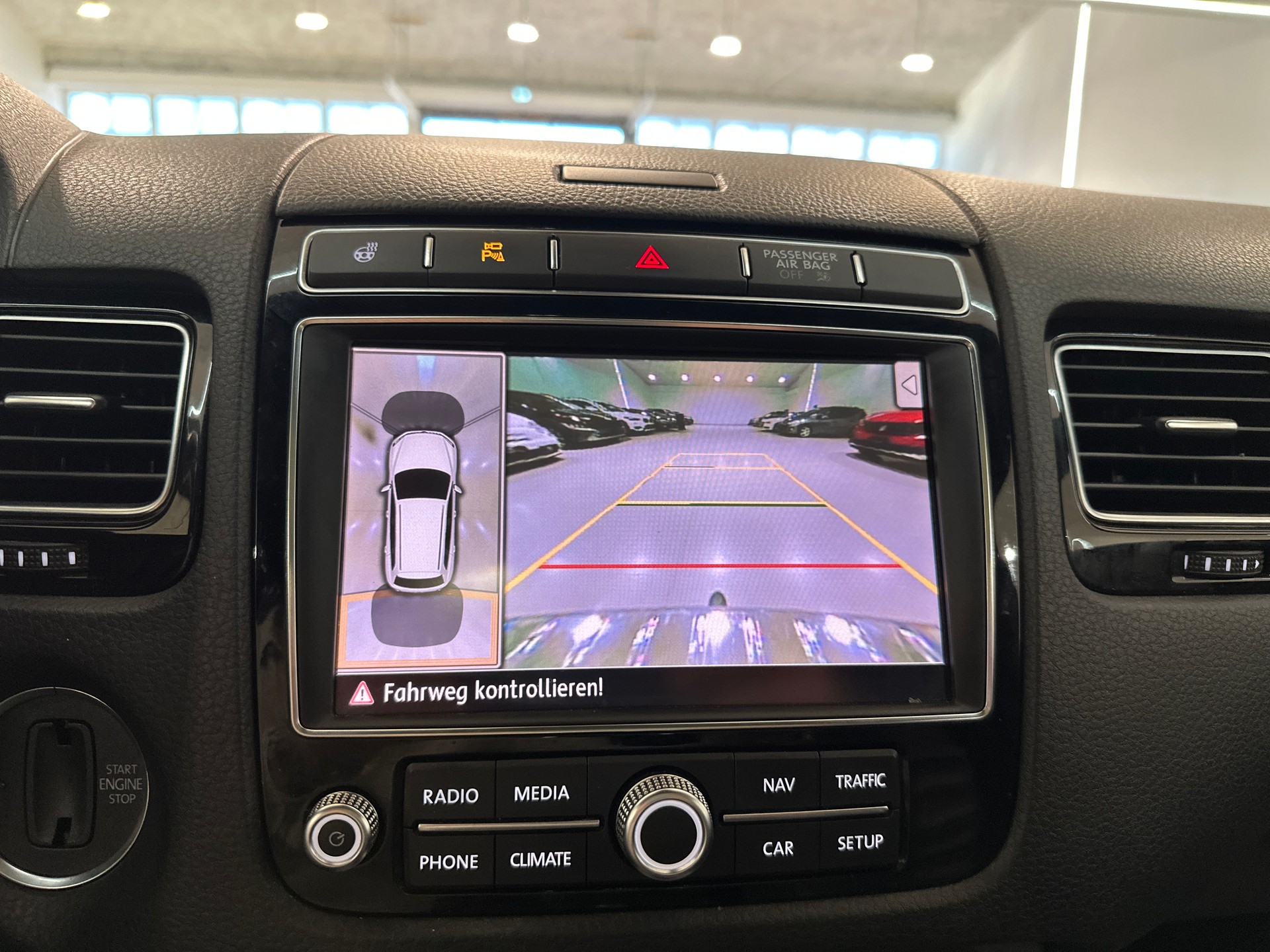 VW Touareg 3.0 TDI BlueMotion Technology Tiptronic-image-23