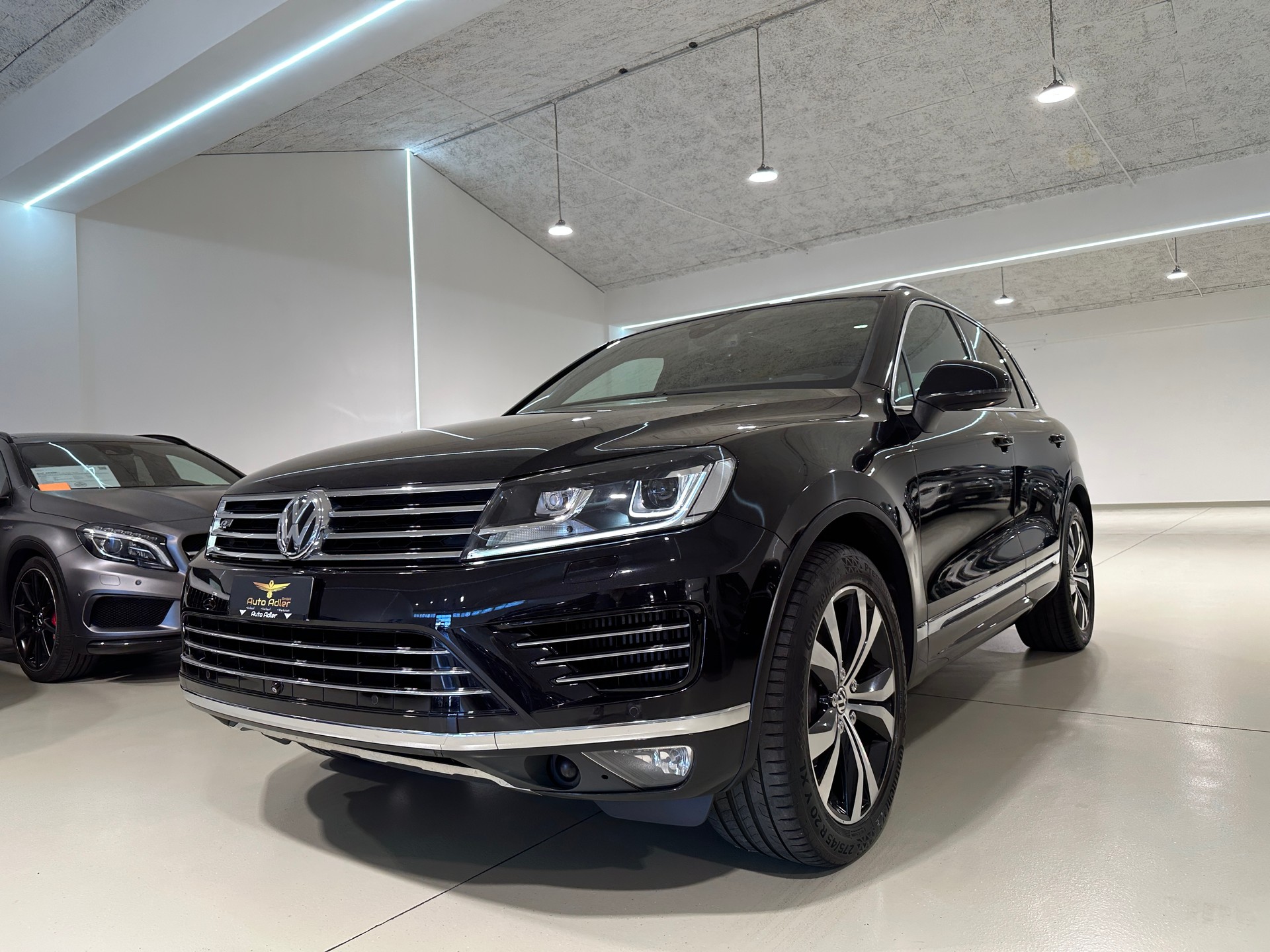 VW Touareg 3.0 TDI BlueMotion Technology Tiptronic-image-2