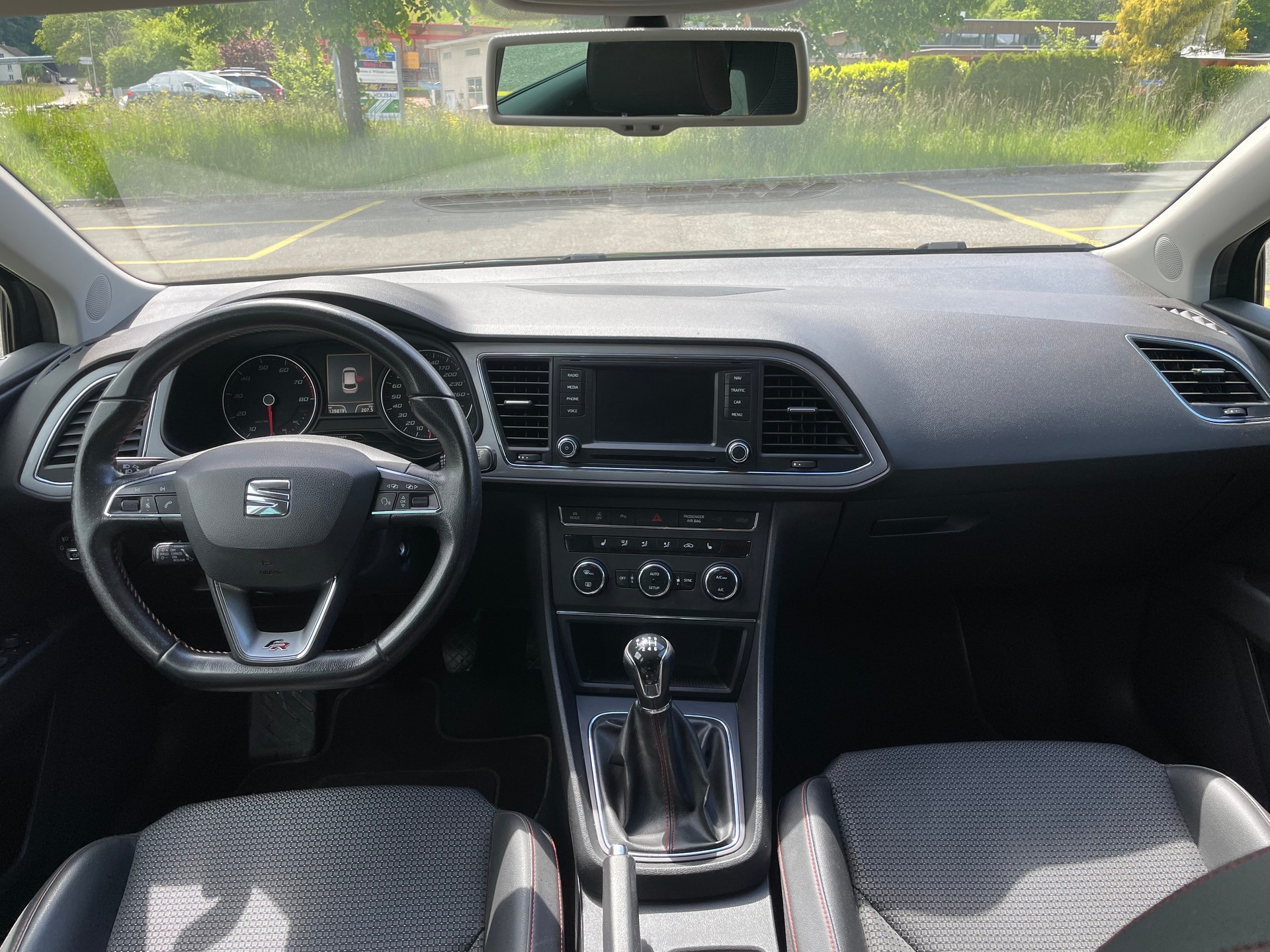 SEAT Leon 1.4 TSI FR-image-8