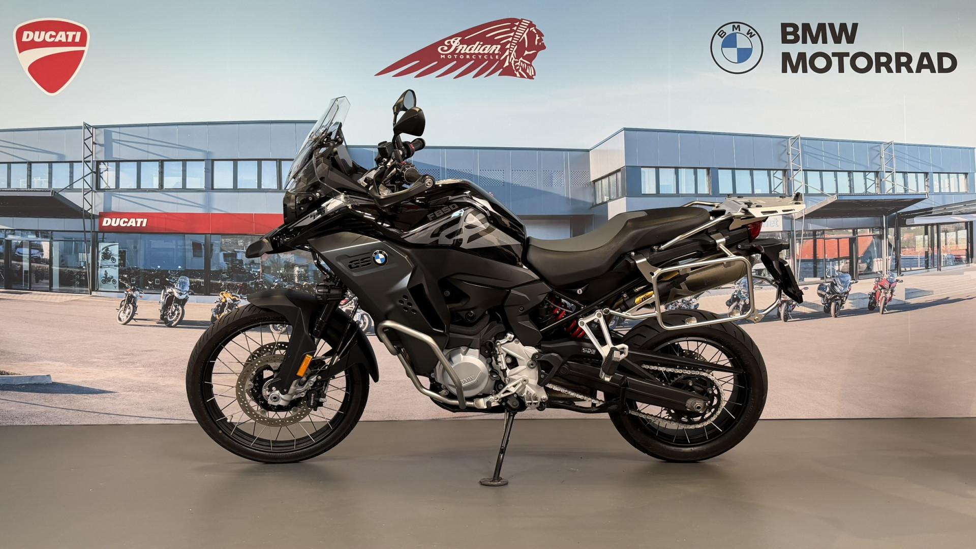 BMW F 850 GS Adventure Triple Black-showroom-element-3