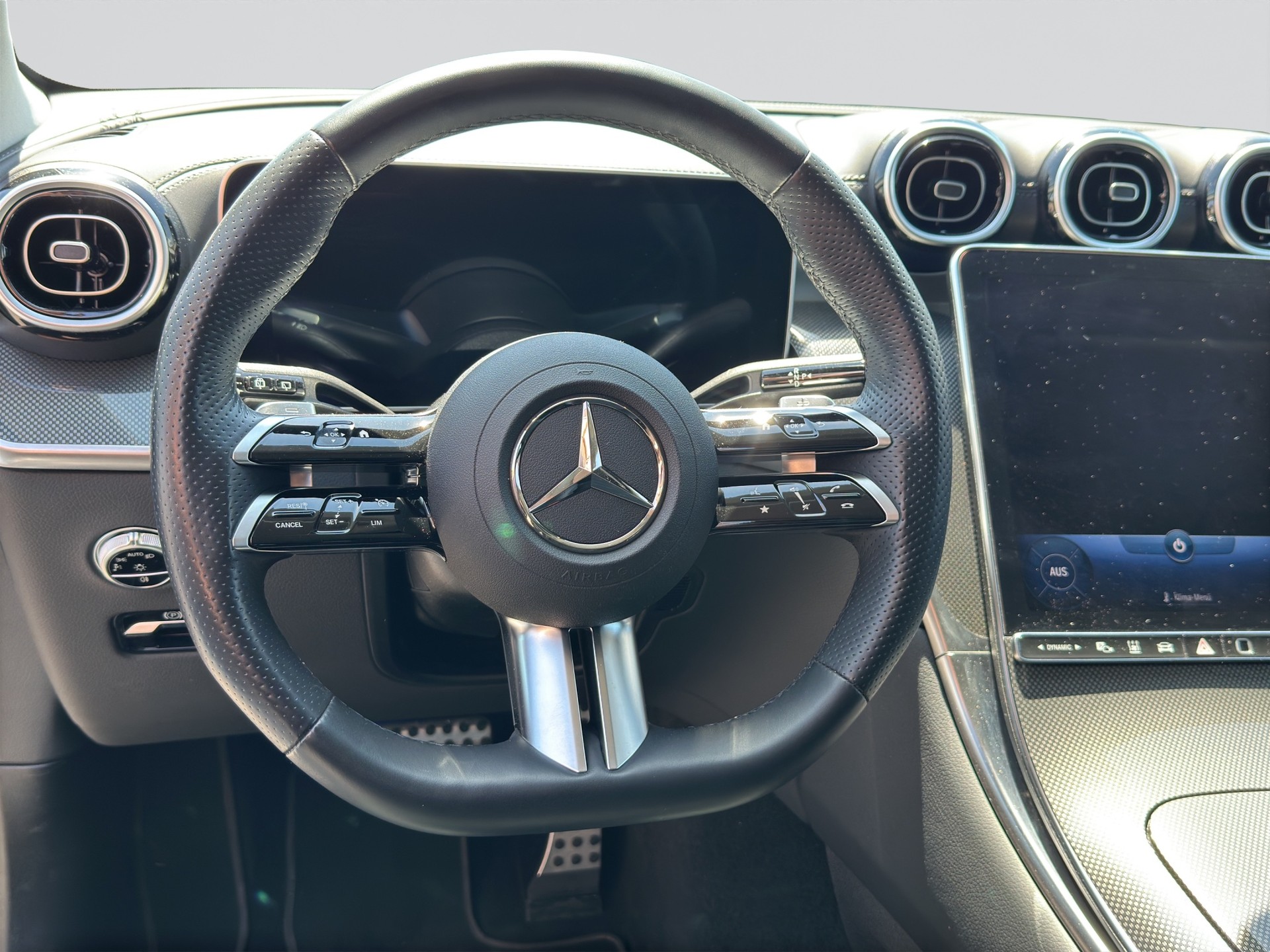 MERCEDES-BENZ GLC 220 d 4Matic AMG Night 9G-Tronic-image-9