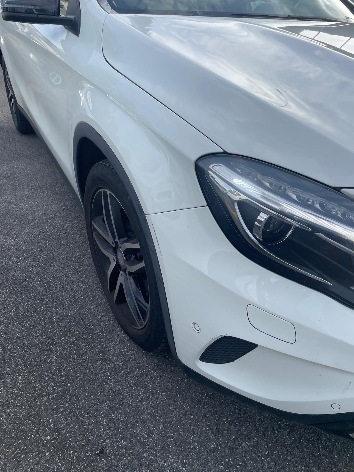 MERCEDES-BENZ GLA 200 Urban 7G-DCT-image-1