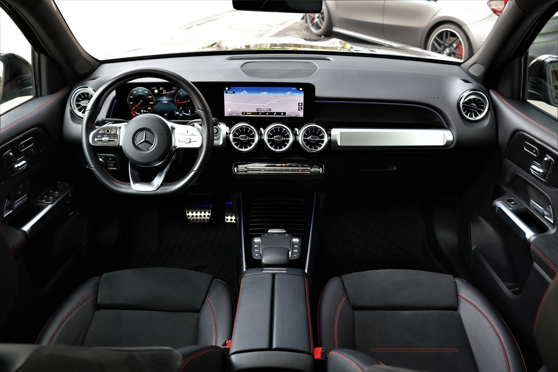 MERCEDES-BENZ GLB 220 d 4Matic AMG Line 8G-Tronic (CH) MSI+ 2.0T AHK-image-14