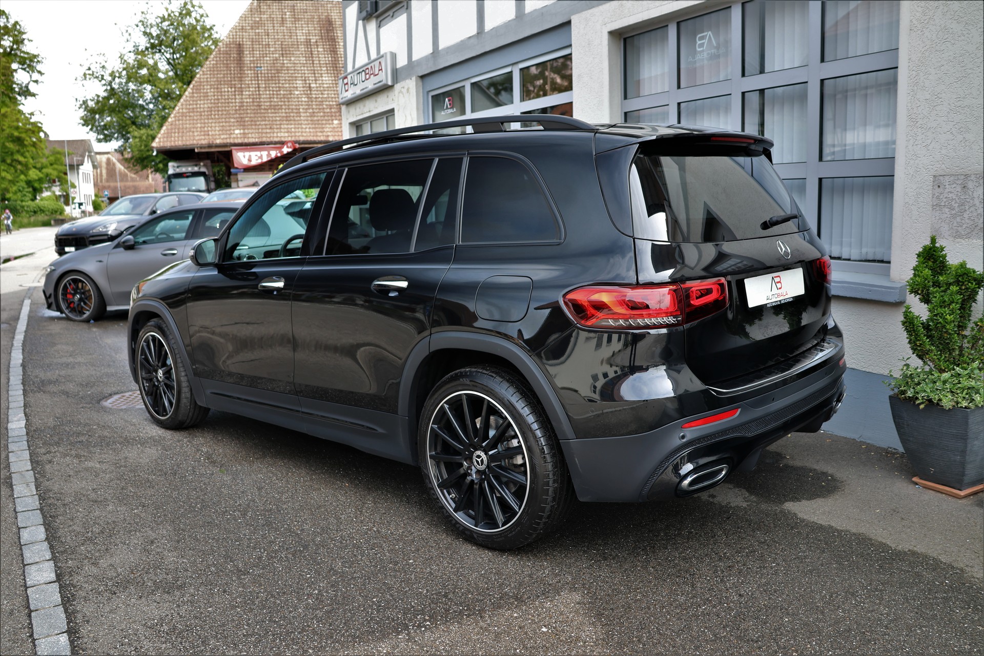 MERCEDES-BENZ GLB 220 d 4Matic AMG Line 8G-Tronic (CH) MSI+ 2.0T AHK-image-5
