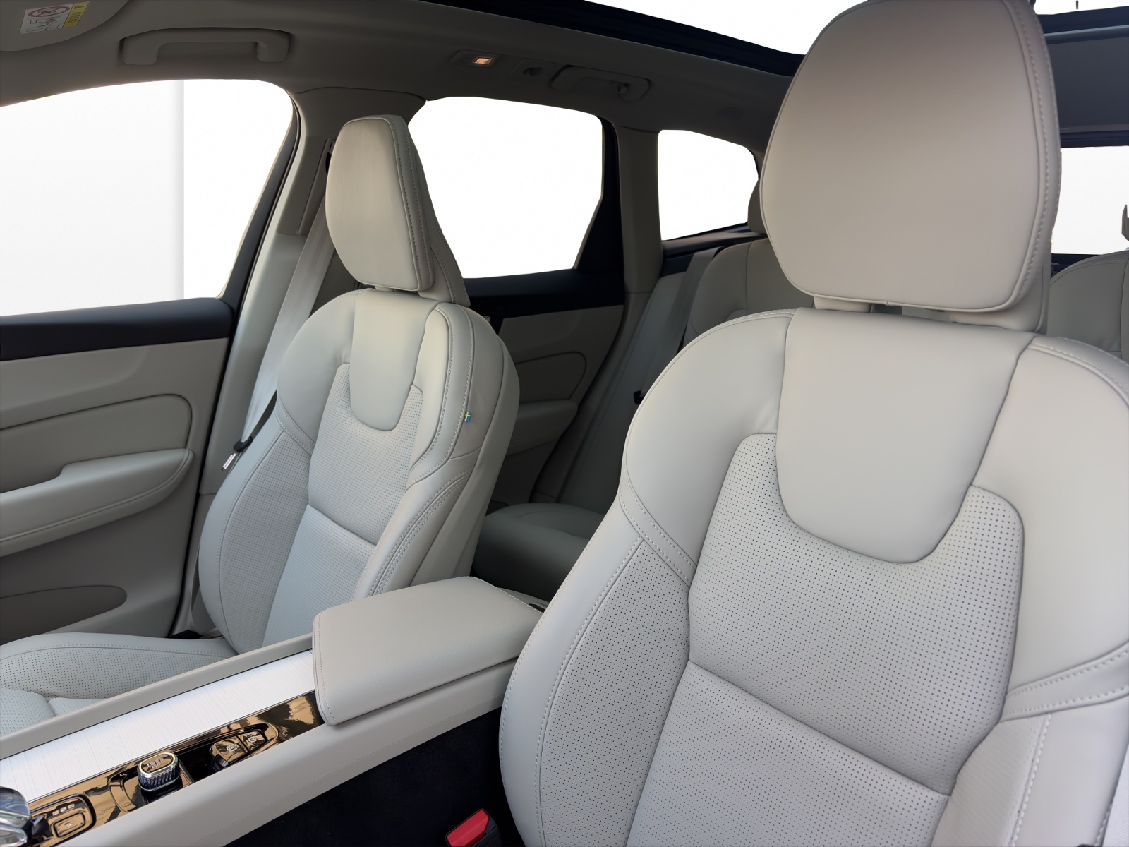 VOLVO XC60 2.0 T6 TE Ultra Dark eAWD-image-8