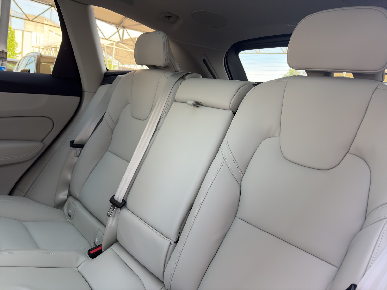 VOLVO XC60 2.0 T6 TE Ultra Dark eAWD-image-15