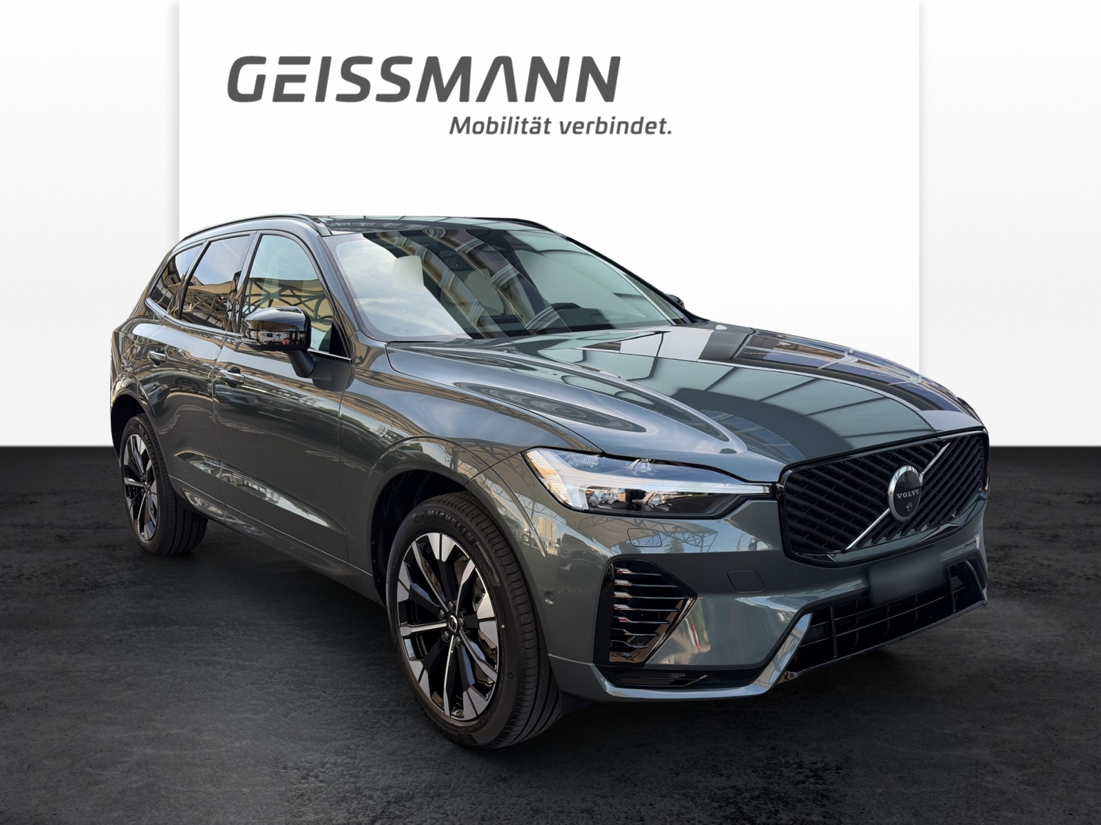 VOLVO XC60 2.0 T6 TE Ultra Dark eAWD-showroom-element-1