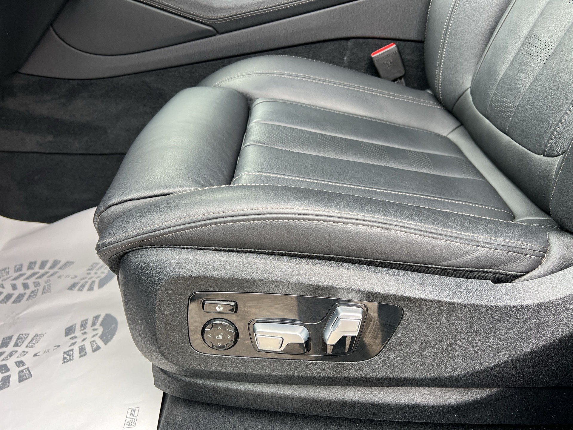 BMW X6 xDrive 48V 30d M Sport Steptronic-image-18