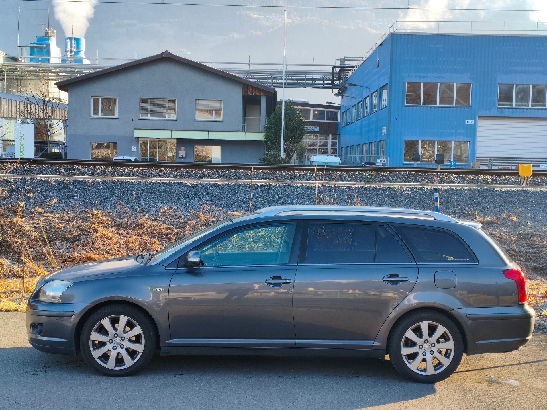 TOYOTA Avensis 2.2D-4 D CleanP. Linea Sol Prem.-image-8