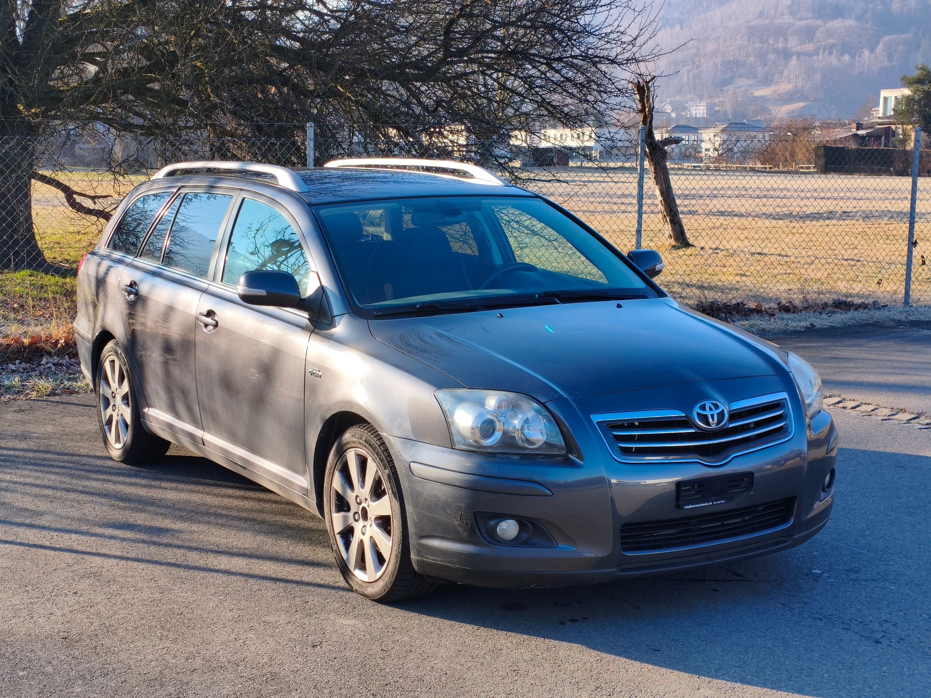 TOYOTA Avensis 2.2D-4 D CleanP. Linea Sol Prem.-image-2