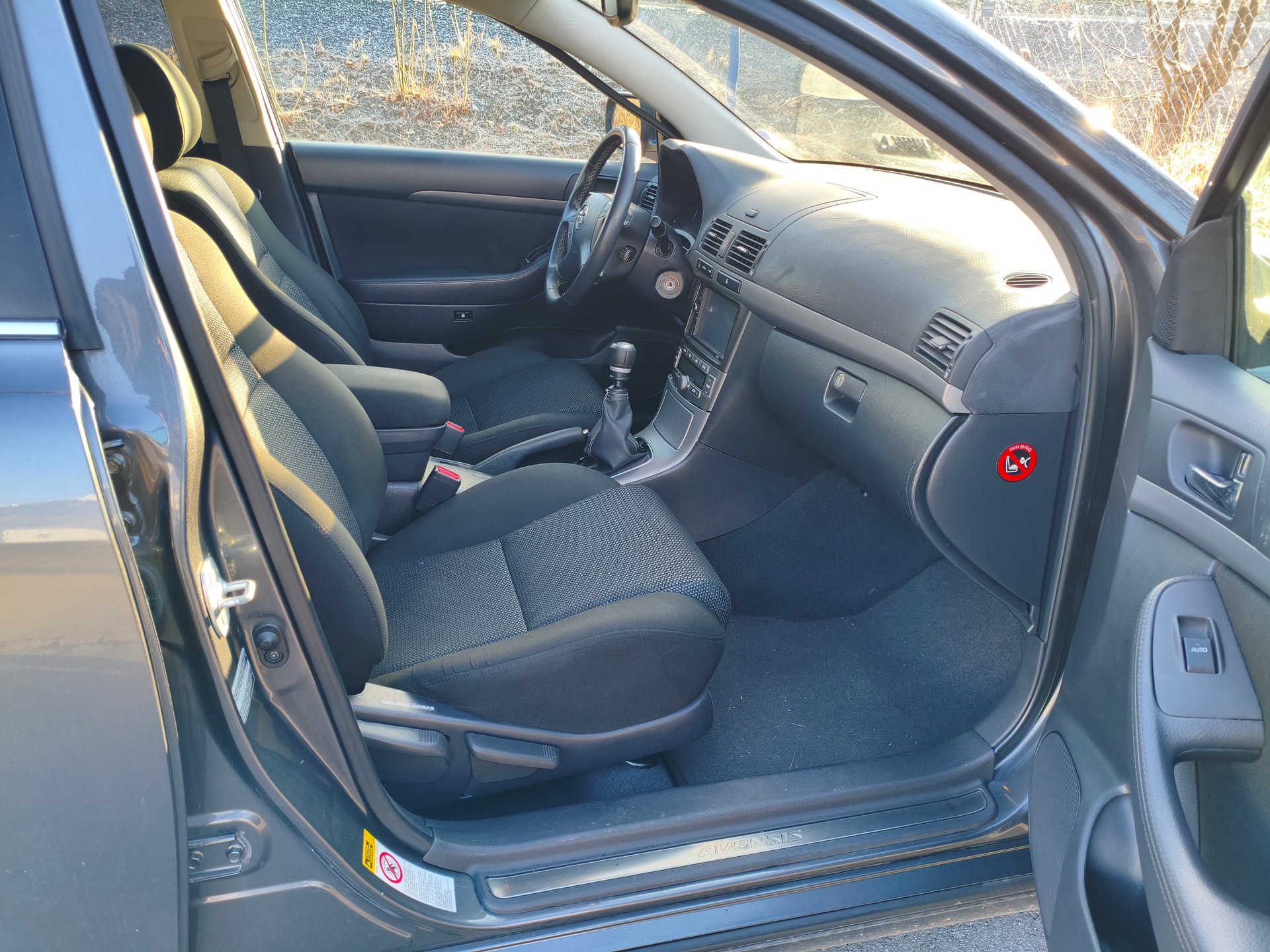 TOYOTA Avensis 2.2D-4 D CleanP. Linea Sol Prem.-image-10