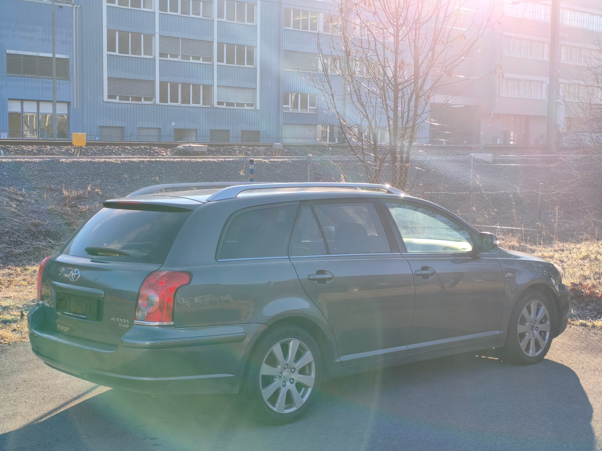 TOYOTA Avensis 2.2D-4 D CleanP. Linea Sol Prem.-image-4