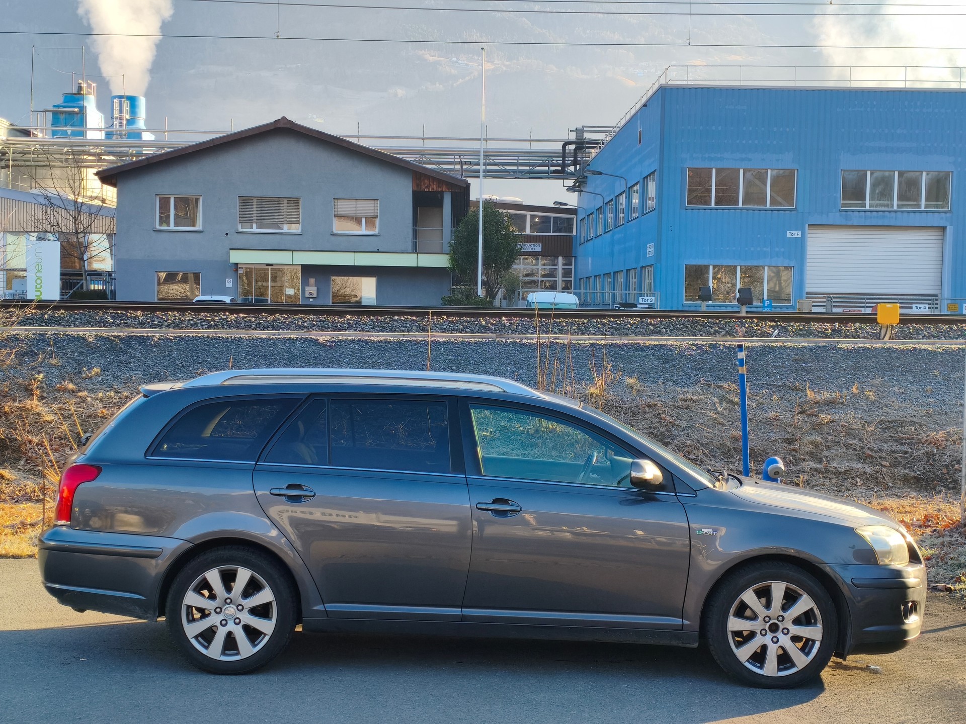 TOYOTA Avensis 2.2D-4 D CleanP. Linea Sol Prem.-image-3