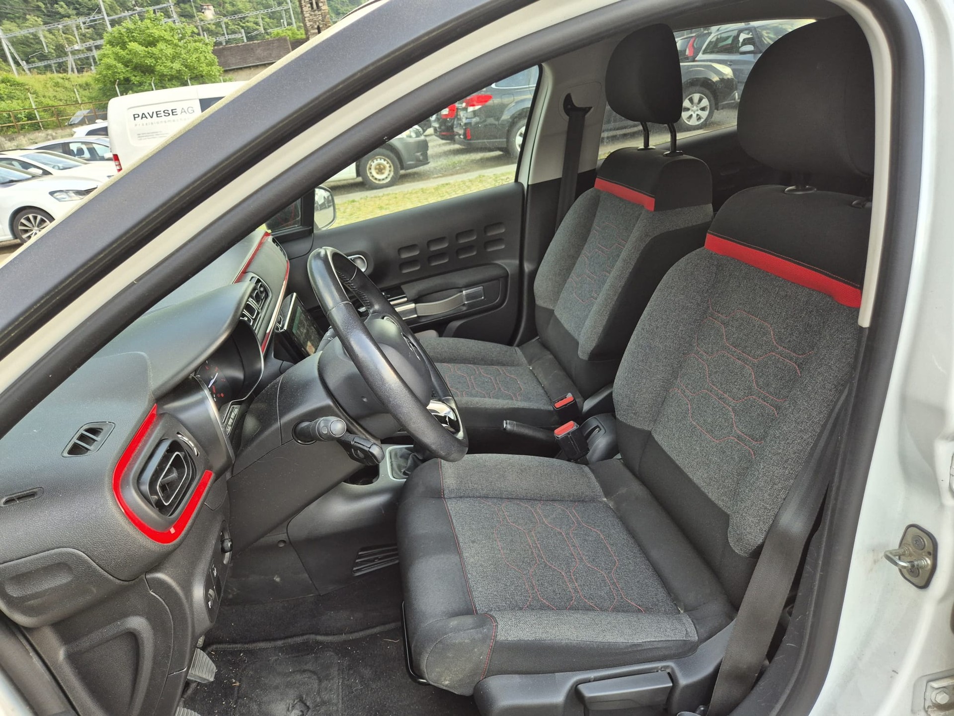 CITROEN C3 1.2i PureTech Shine-image-14