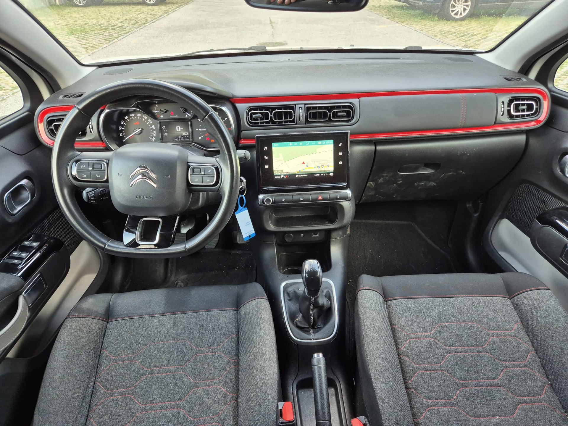 CITROEN C3 1.2i PureTech Shine-image-9