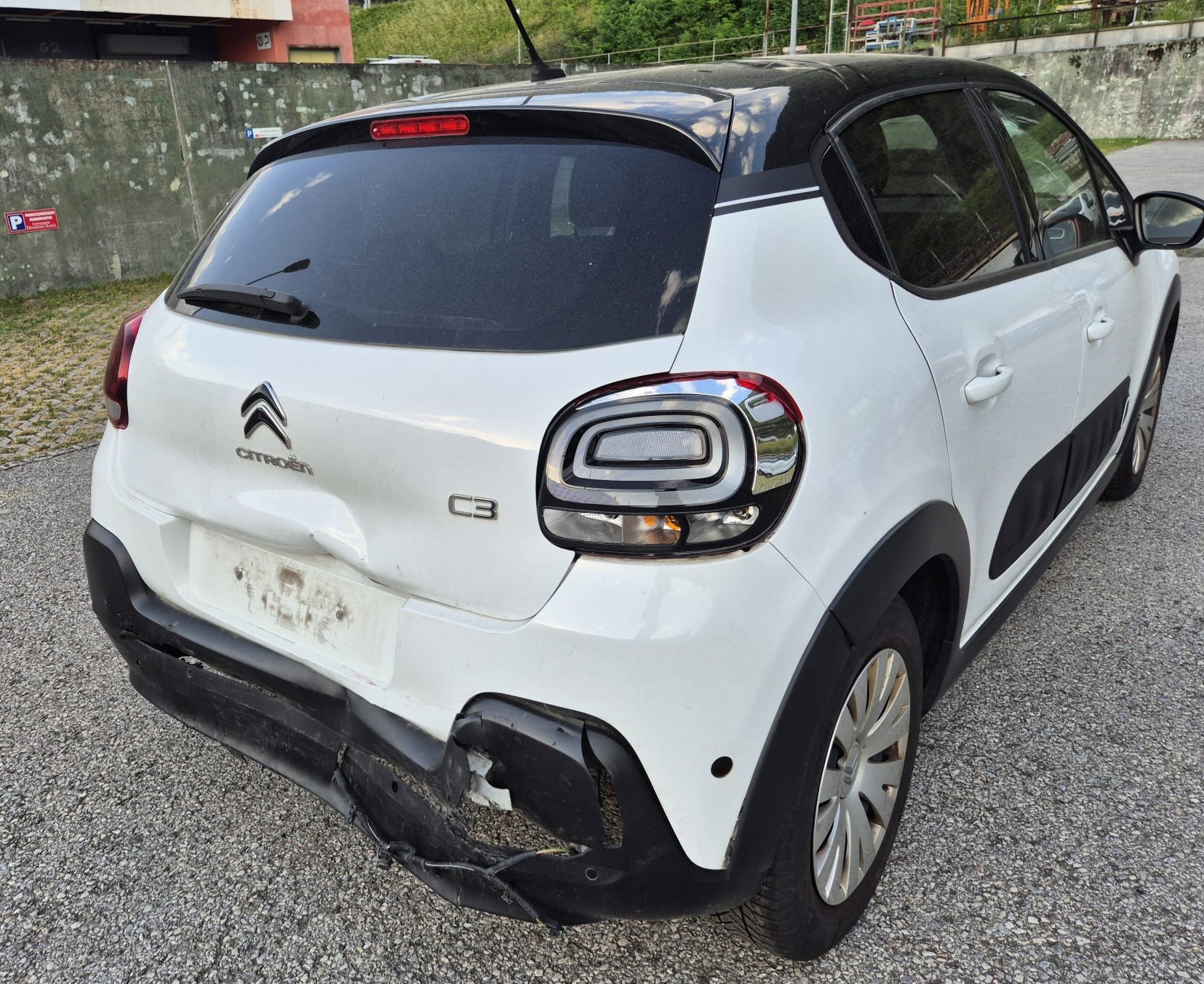 CITROEN C3 1.2i PureTech Shine-image-6