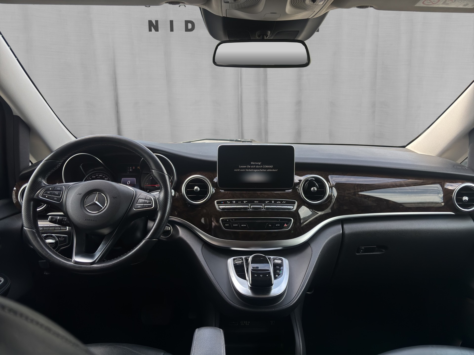 MERCEDES-BENZ V 250 d Avantgarde extralang 4M 7G-Tronic-image-14