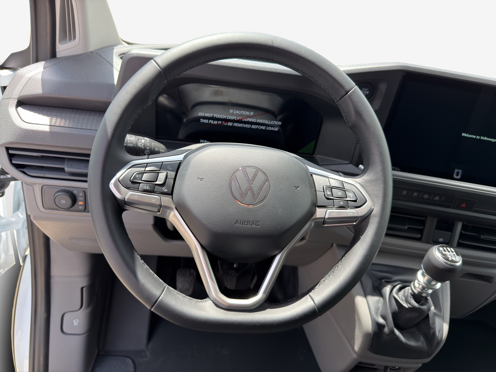 VW Transporter 2.0 TDI-image-9