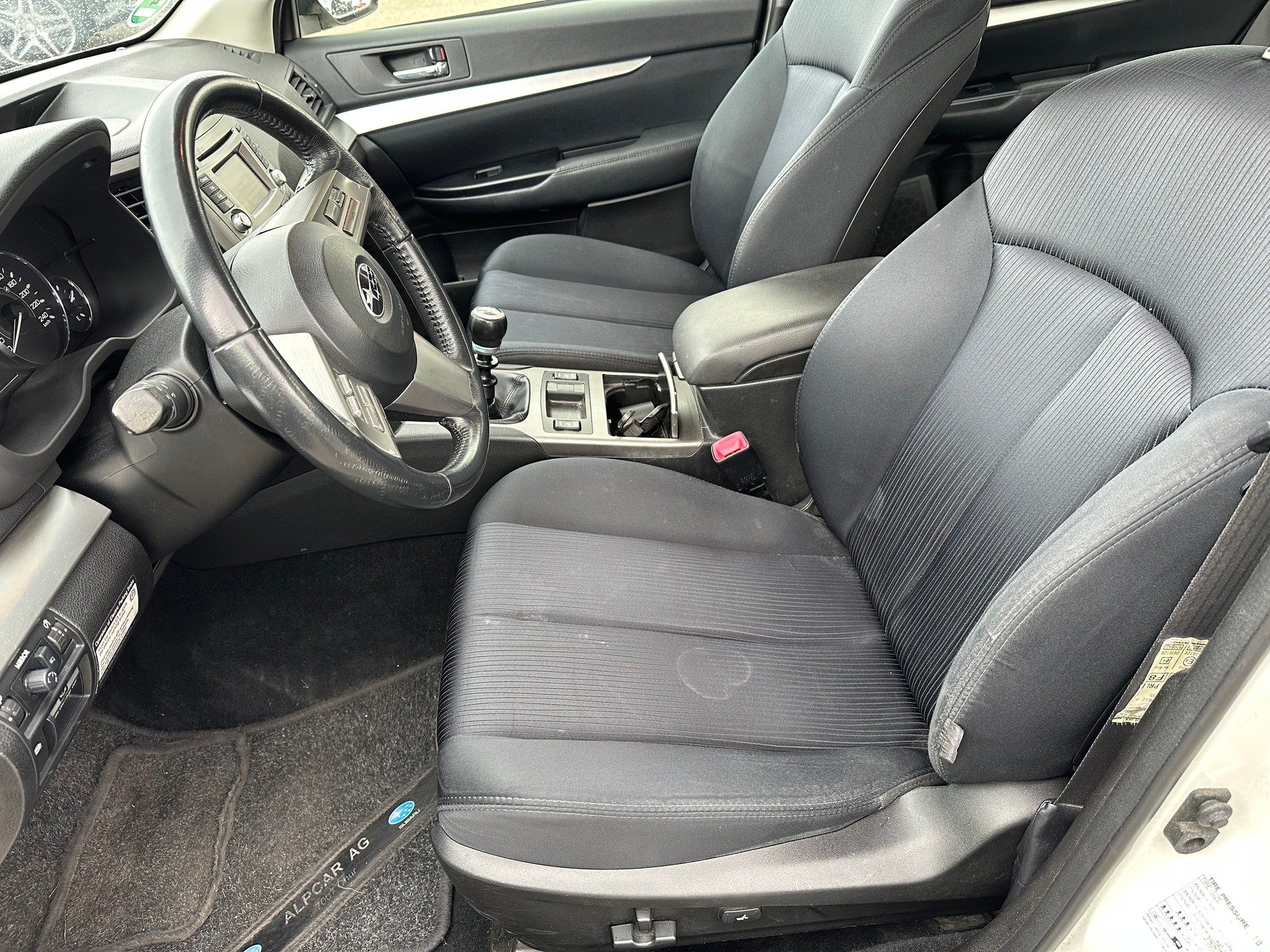 SUBARU Legacy 2.0D Swiss AWD-image-6