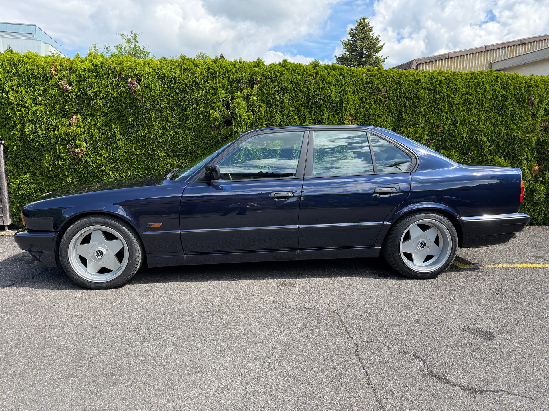 BMW 530i V8 A-image-1