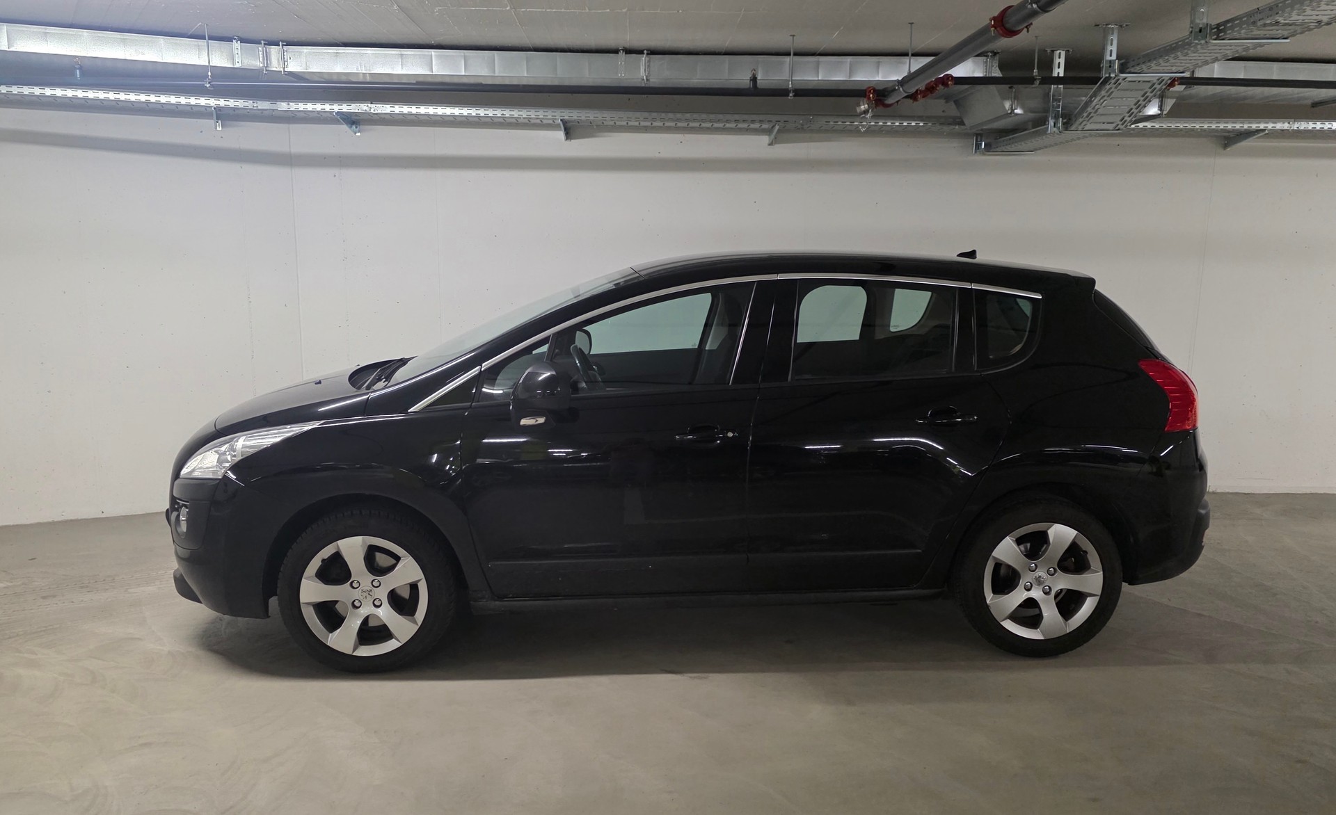 PEUGEOT 3008 1.6 16V T Sport Pack-image-1