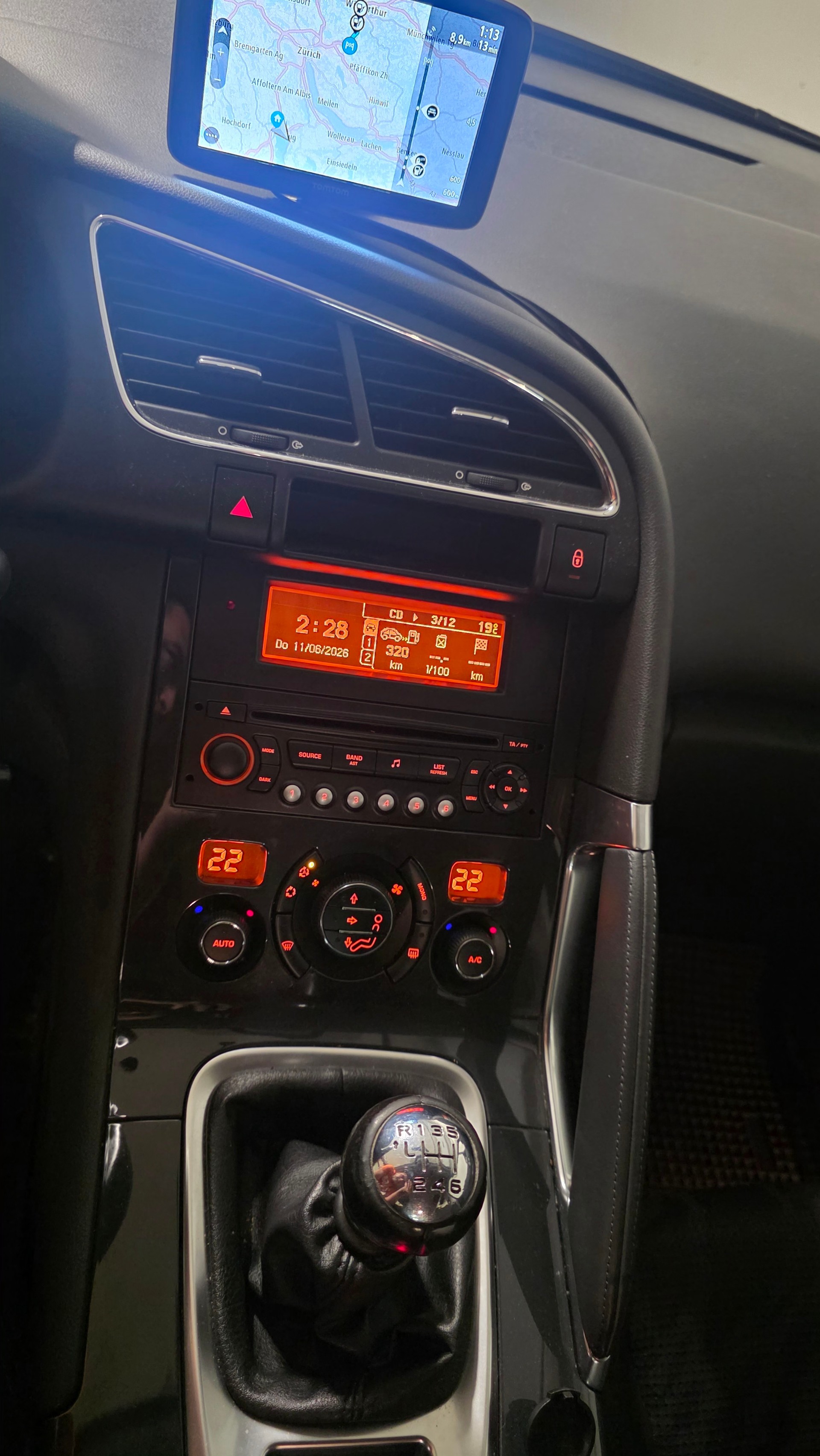 PEUGEOT 3008 1.6 16V T Sport Pack-image-9