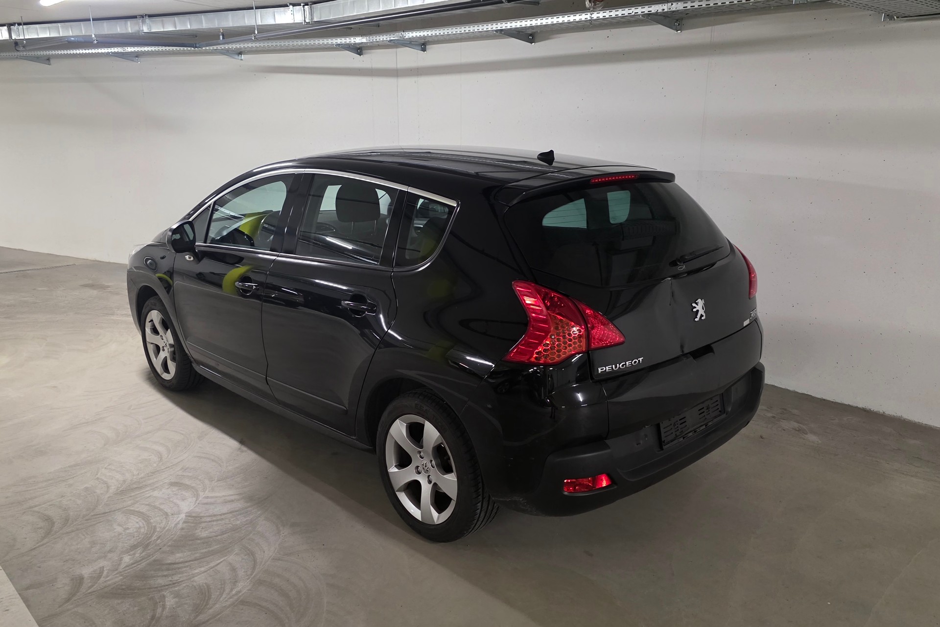 PEUGEOT 3008 1.6 16V T Sport Pack-image-2