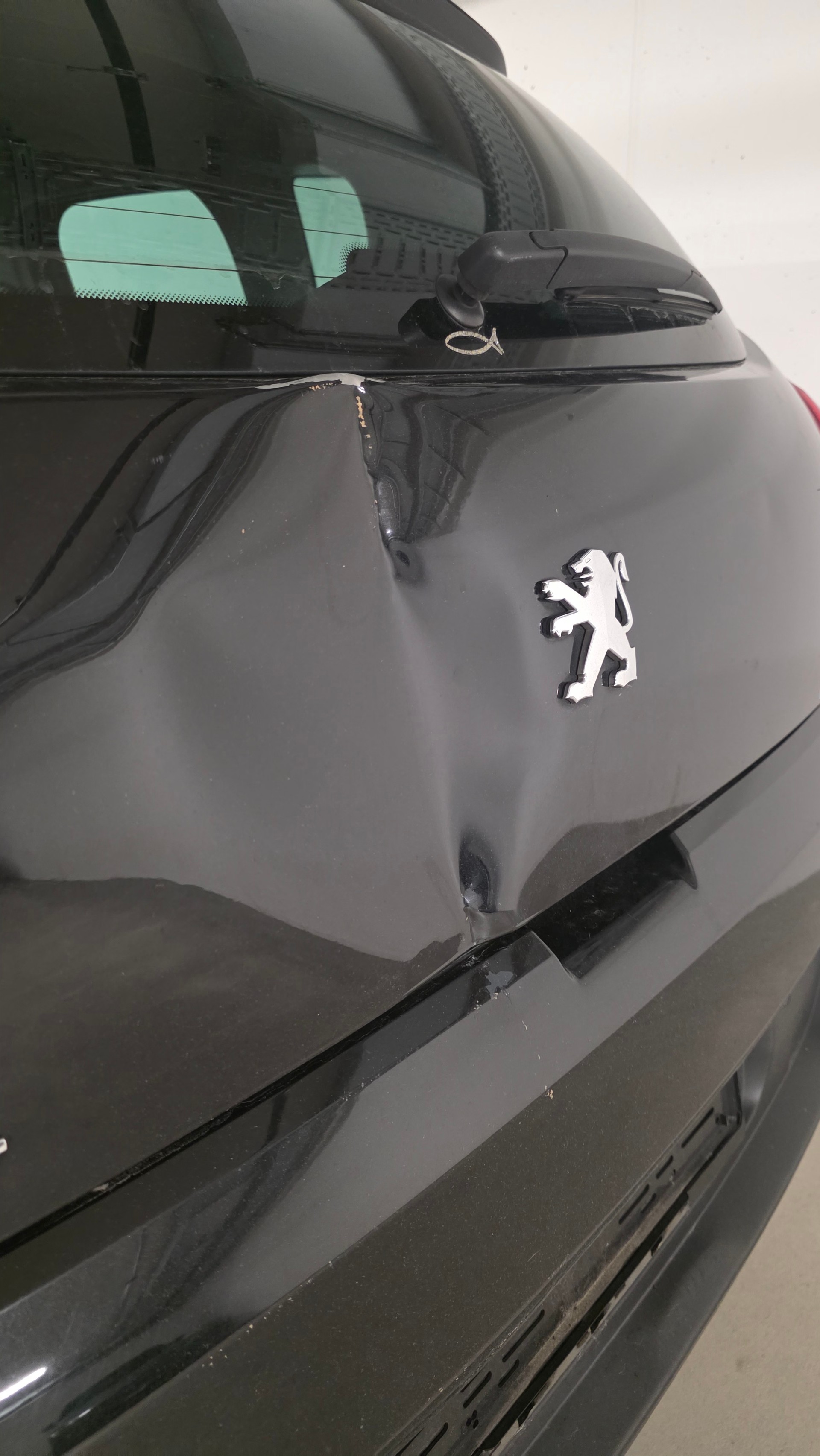 PEUGEOT 3008 1.6 16V T Sport Pack-image-5