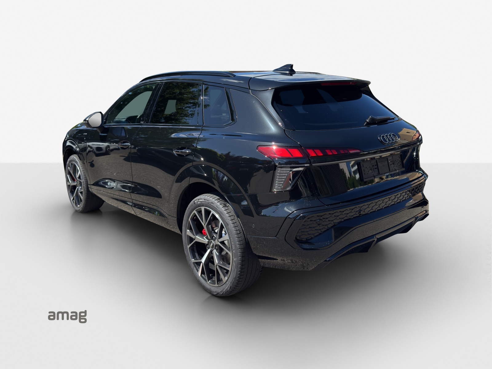 AUDI Q3 SUV e-hybrid 200 kW S tronig-image-2