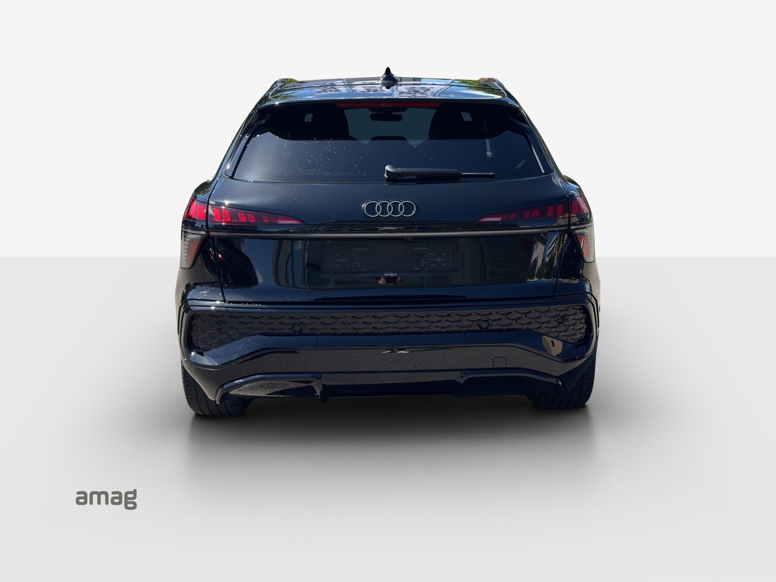 AUDI Q3 SUV e-hybrid 200 kW S tronig-image-3