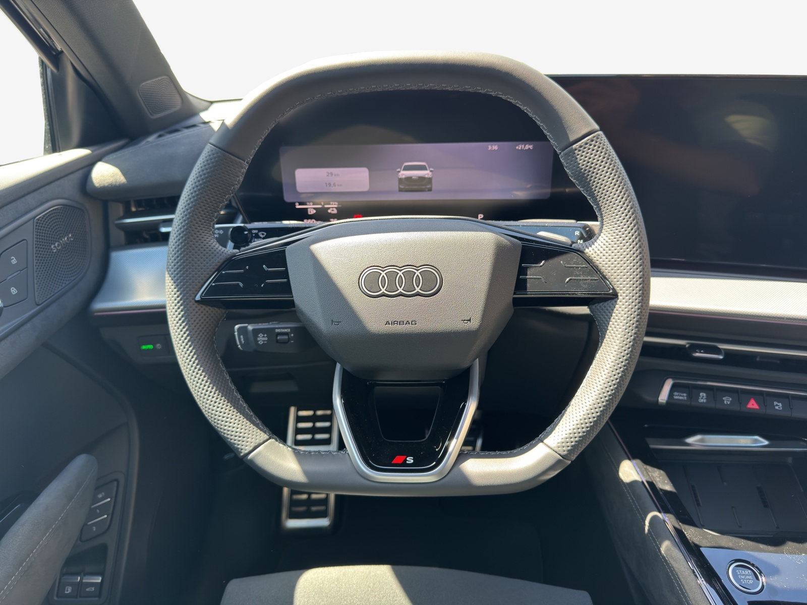 AUDI Q3 SUV e-hybrid 200 kW S tronig-image-9