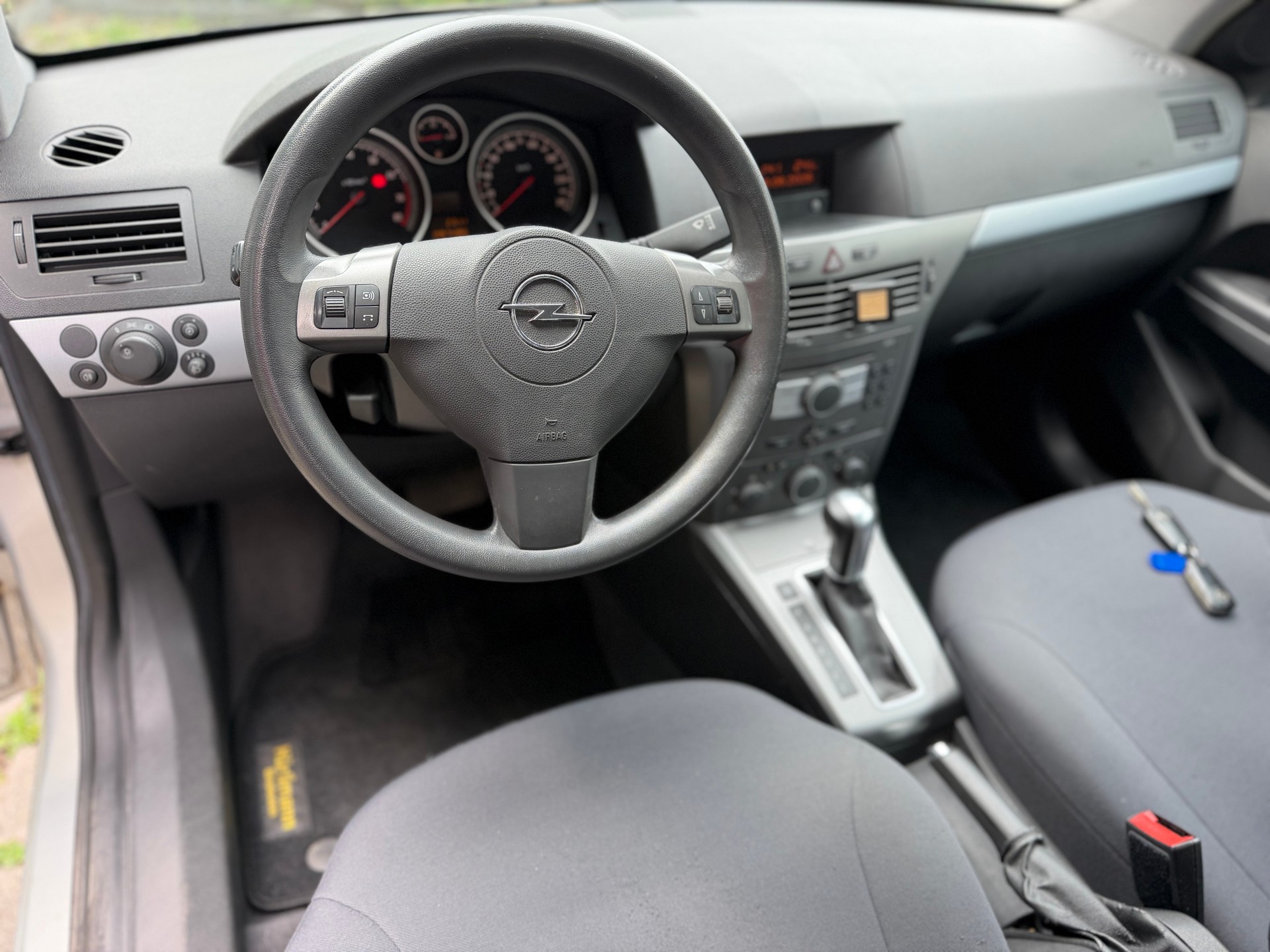 OPEL Astra 1.8i 16V Enjoy-image-15