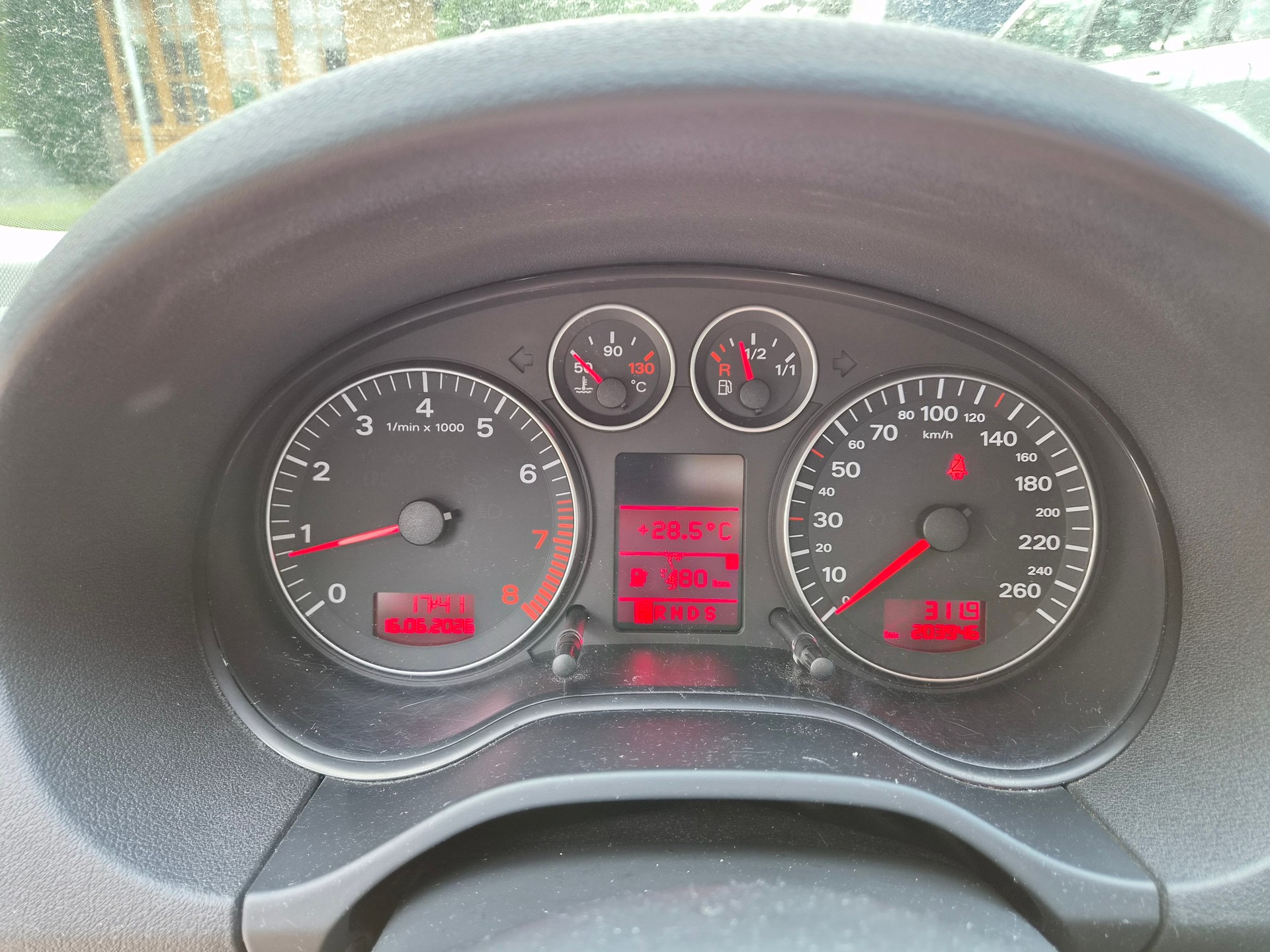 AUDI A3 Sportback 2.0 FSI Ambiente-image-8