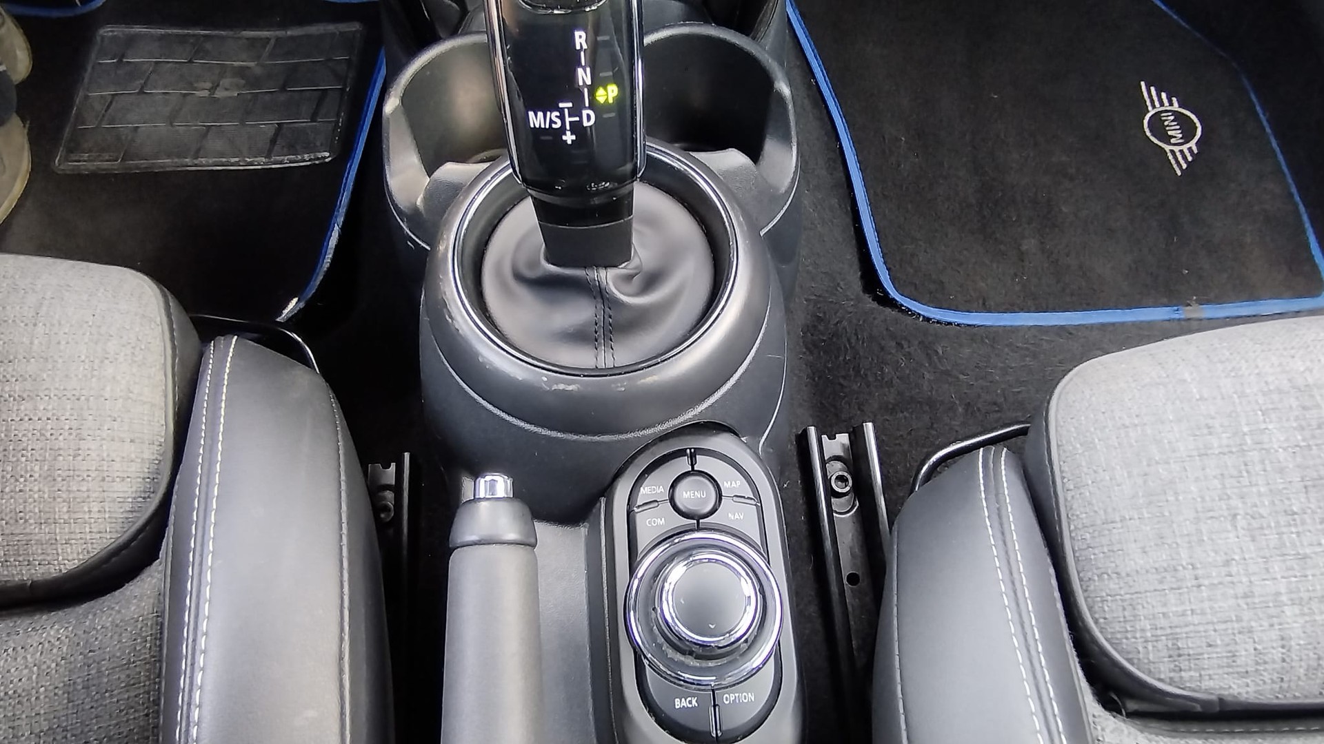 MINI Cooper Steptronic DKG-image-13