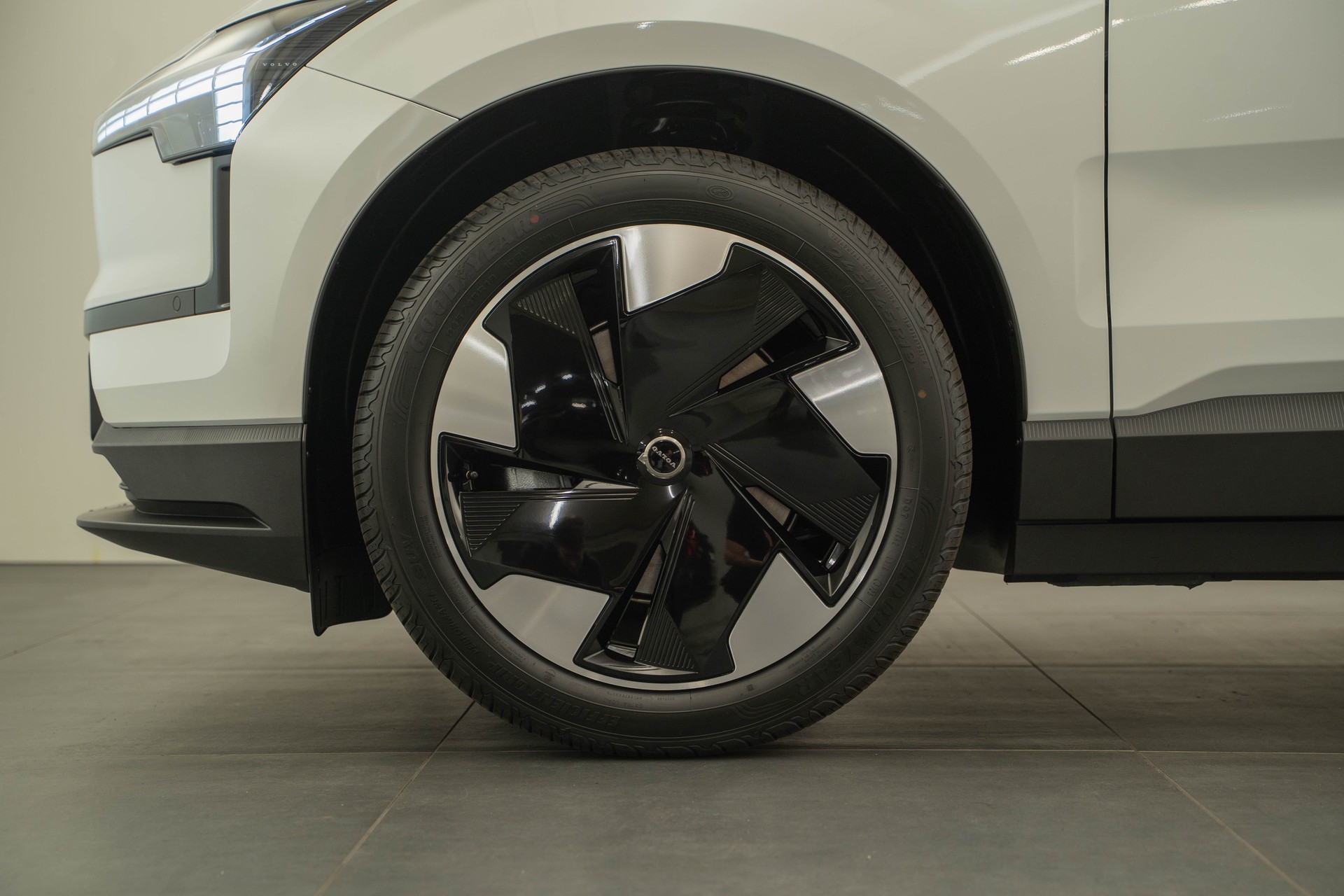 VOLVO EX30 E60 Plus-image-15