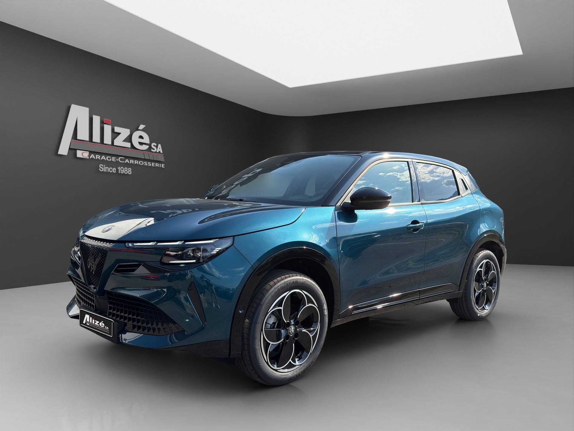 ALFA ROMEO Junior 1.2 48V Hybrid Sprint TECH-image-2