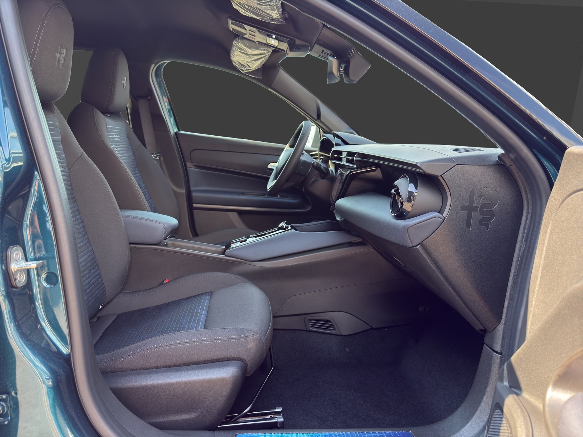 ALFA ROMEO Junior 1.2 48V Hybrid Sprint TECH-image-13