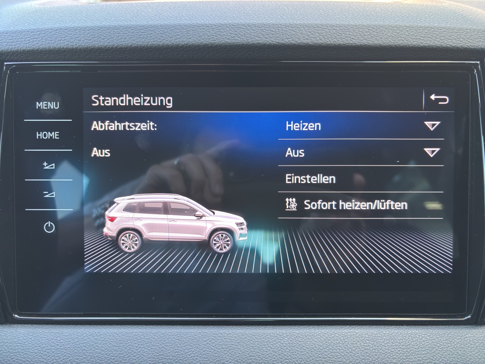 SKODA New Karoq 2.0 TDI CR Sport Line 4x4 DSG mit AHK & elektr. Vordersitze mit Memory & Leder-image-27