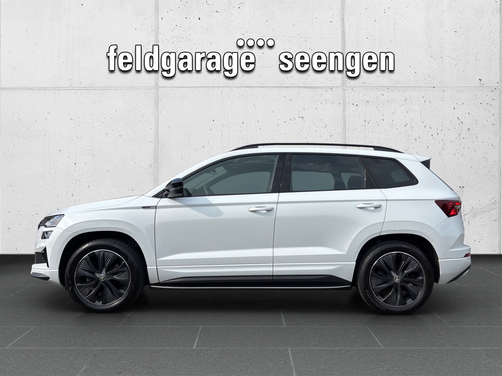 SKODA New Karoq 2.0 TDI CR Sport Line 4x4 DSG mit AHK & elektr. Vordersitze mit Memory & Leder-image-1
