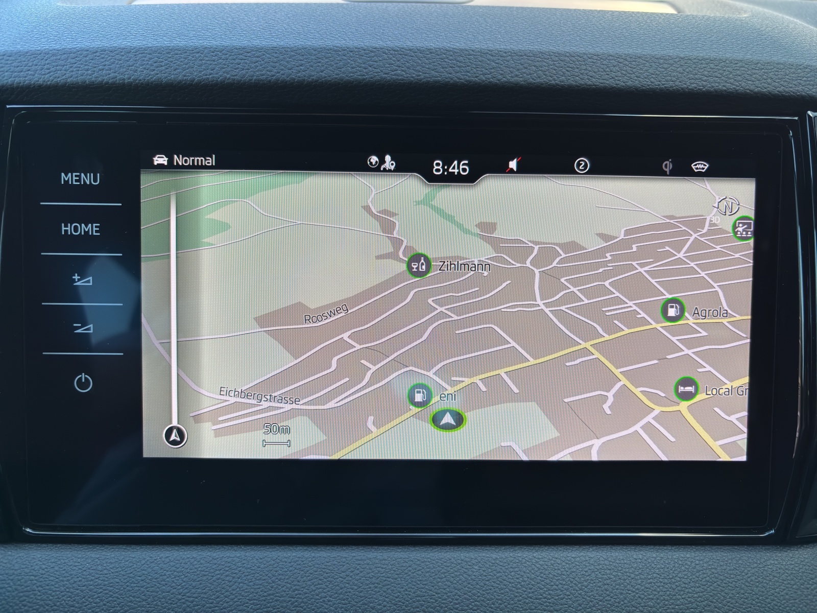 SKODA New Karoq 2.0 TDI CR Sport Line 4x4 DSG mit AHK & elektr. Vordersitze mit Memory & Leder-image-22