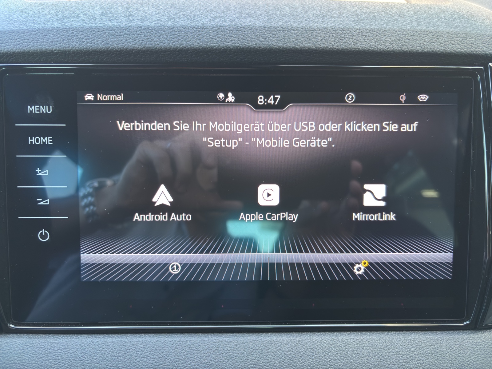 SKODA New Karoq 2.0 TDI CR Sport Line 4x4 DSG mit AHK & elektr. Vordersitze mit Memory & Leder-image-25