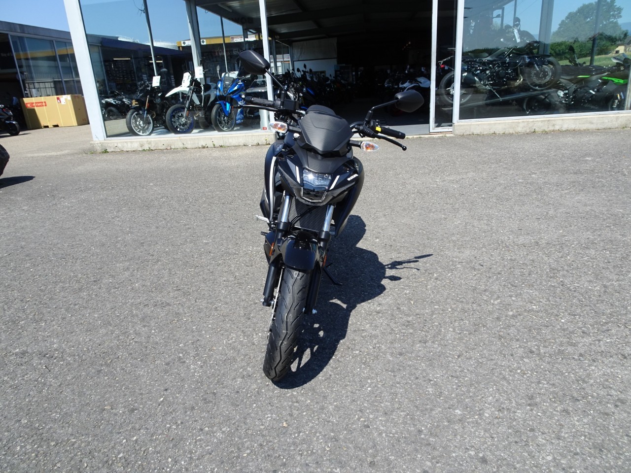 SUZUKI GSX-S 125-showroom-element-2