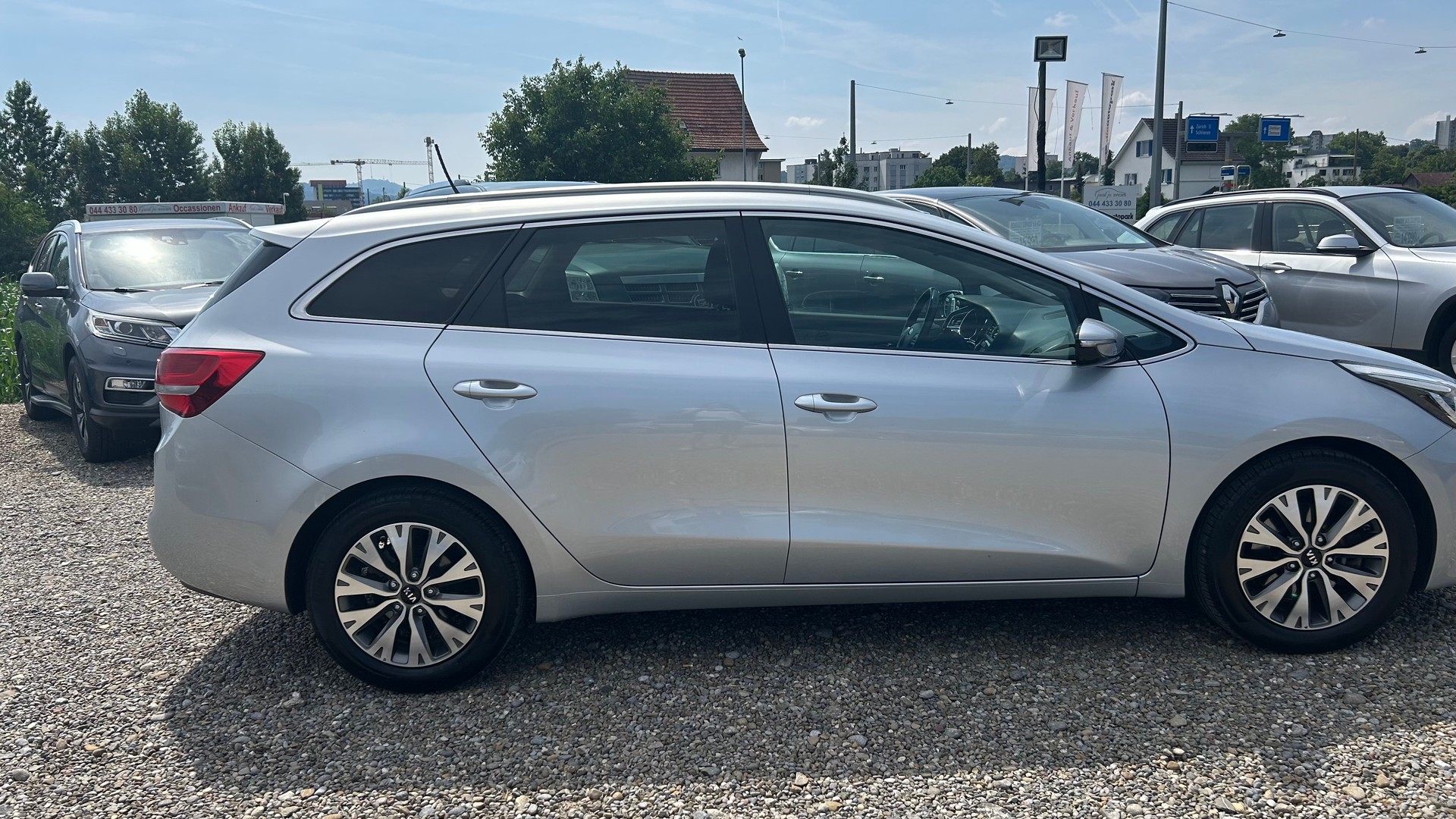 KIA Cee'd Sportswagon 1.6 CRDi Swiss Champion DCT-image-17
