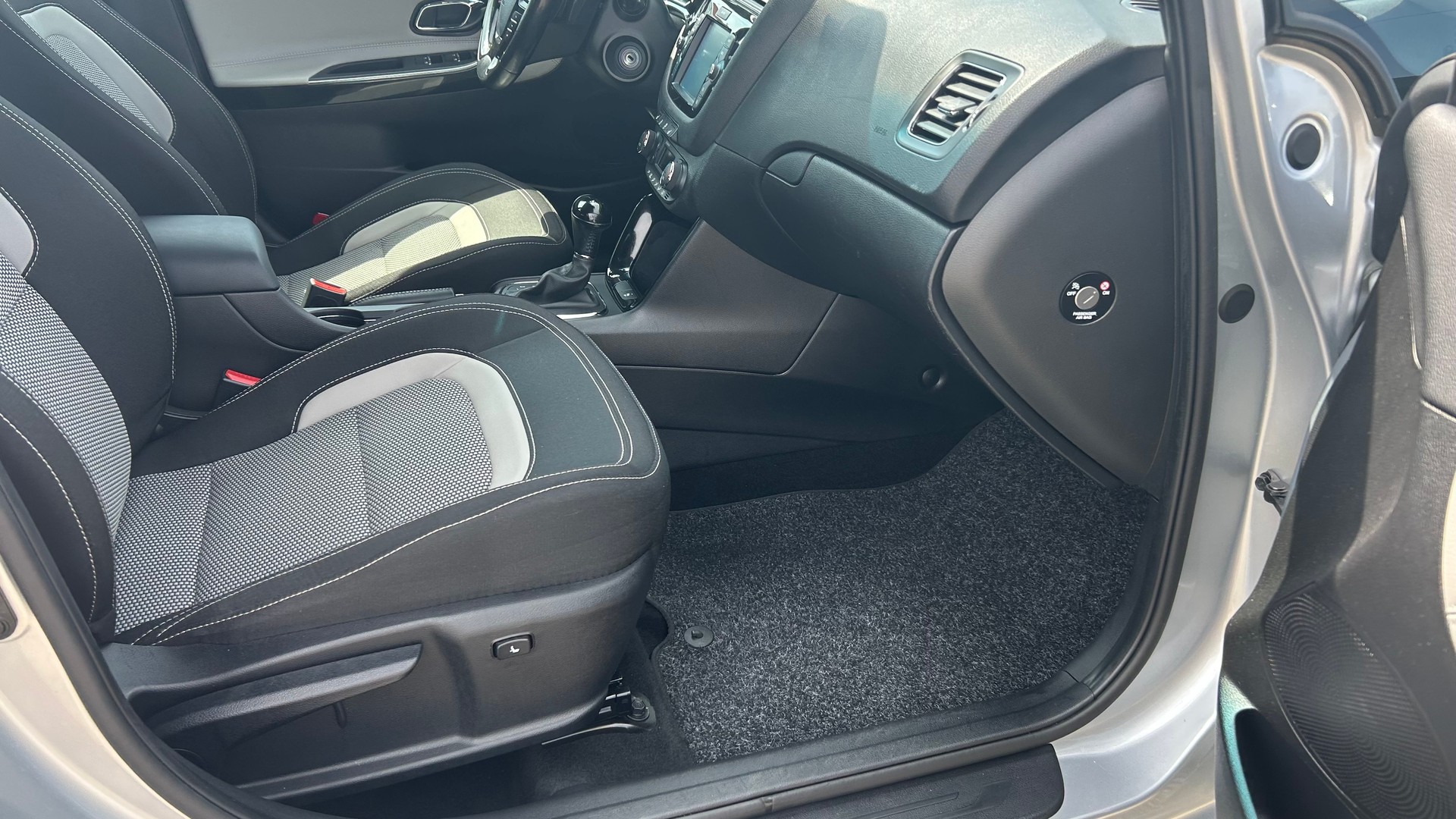 KIA Cee'd Sportswagon 1.6 CRDi Swiss Champion DCT-image-13