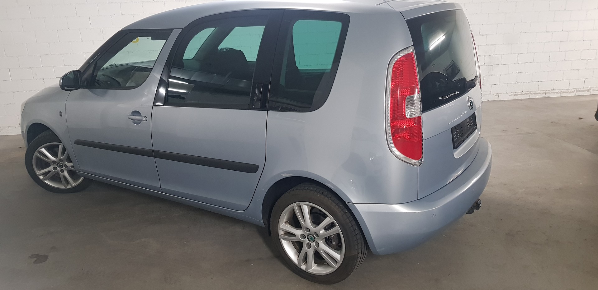 SKODA Roomster 1.2 TSI Family DSG-image-2