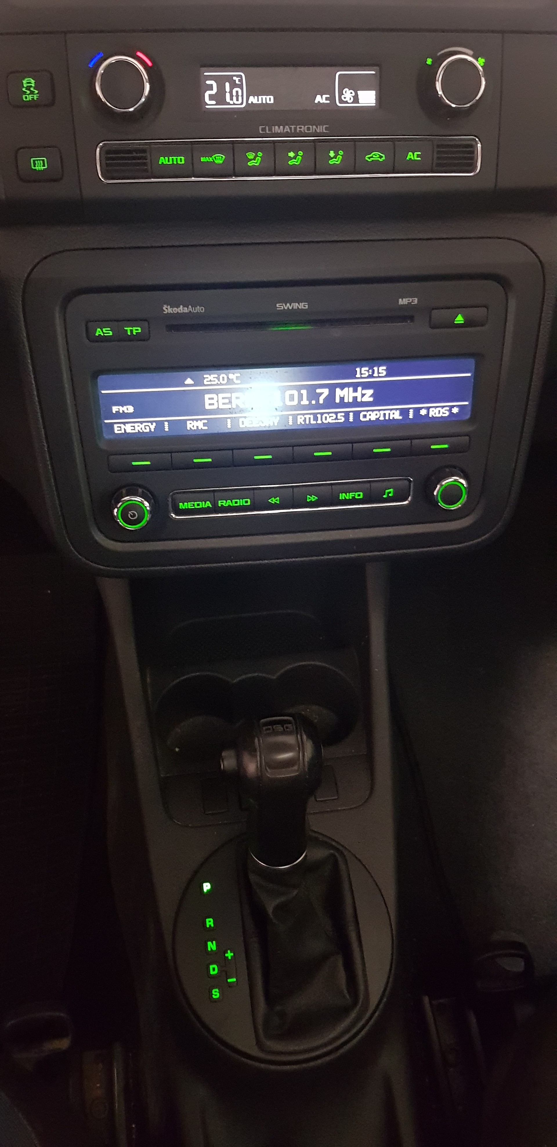 SKODA Roomster 1.2 TSI Family DSG-image-8